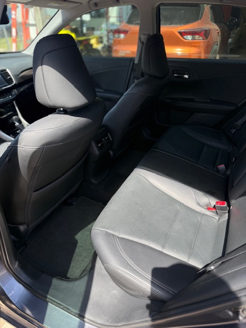 
								2017 Honda Accord full									