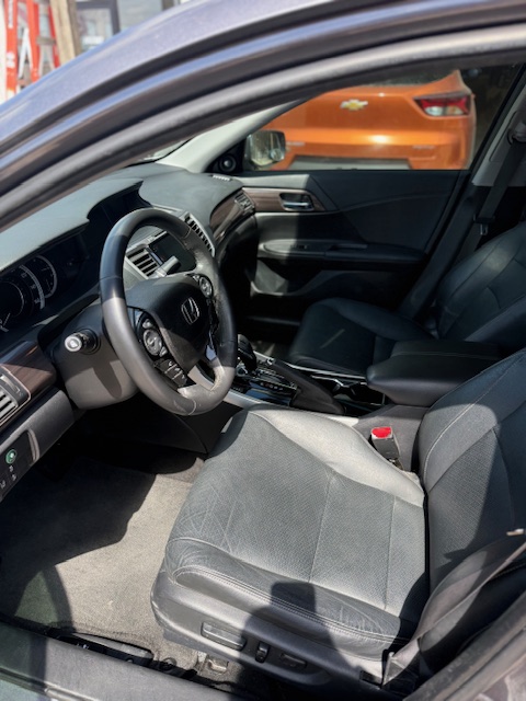 
								2017 Honda Accord full									
